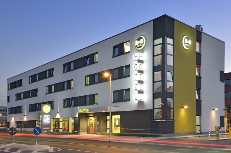 Cuman efectúa la implantación de B&B Hotels en Bormujos en Sevilla